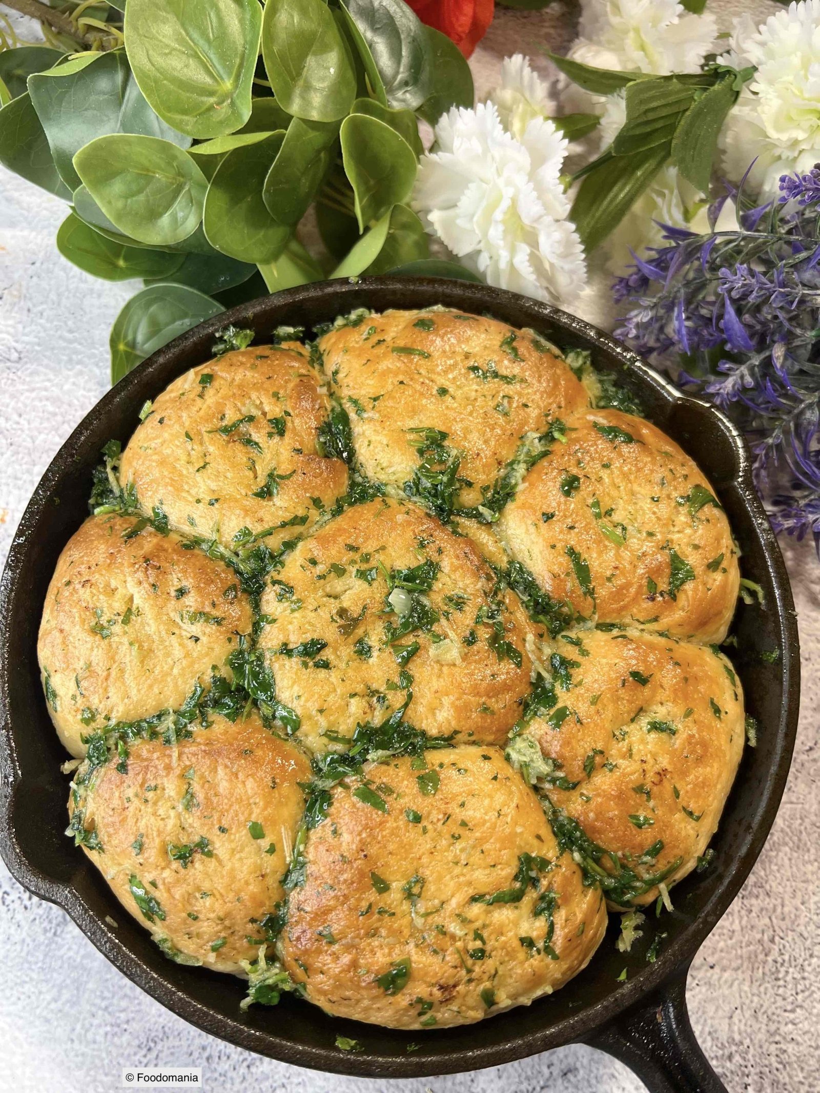 Pampushky or Ukranian Garlic Bread Recipe by Foodomania